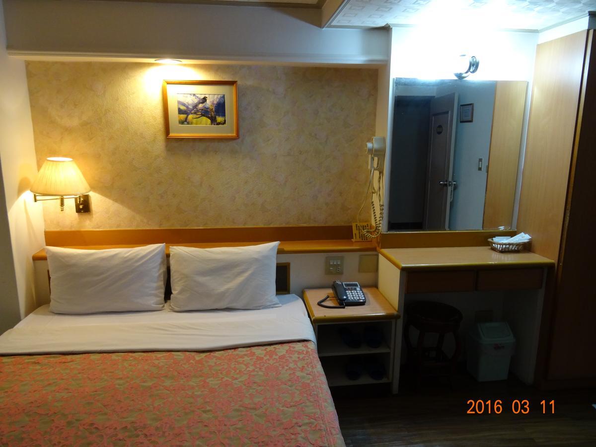 Jia Xin Hotel Chiayi City Exteriör bild