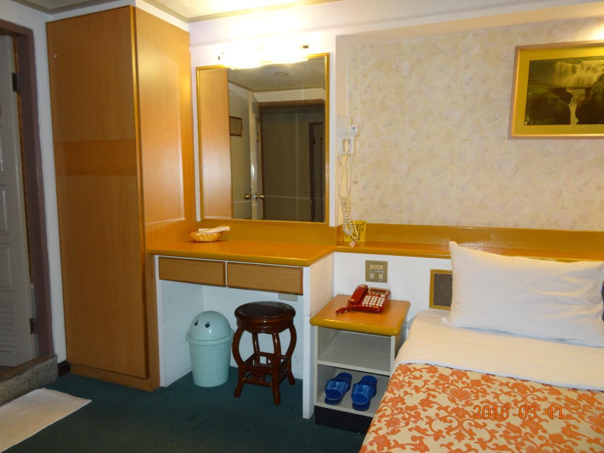 Jia Xin Hotel Chiayi City Exteriör bild