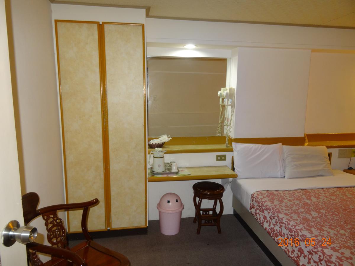 Jia Xin Hotel Chiayi City Exteriör bild