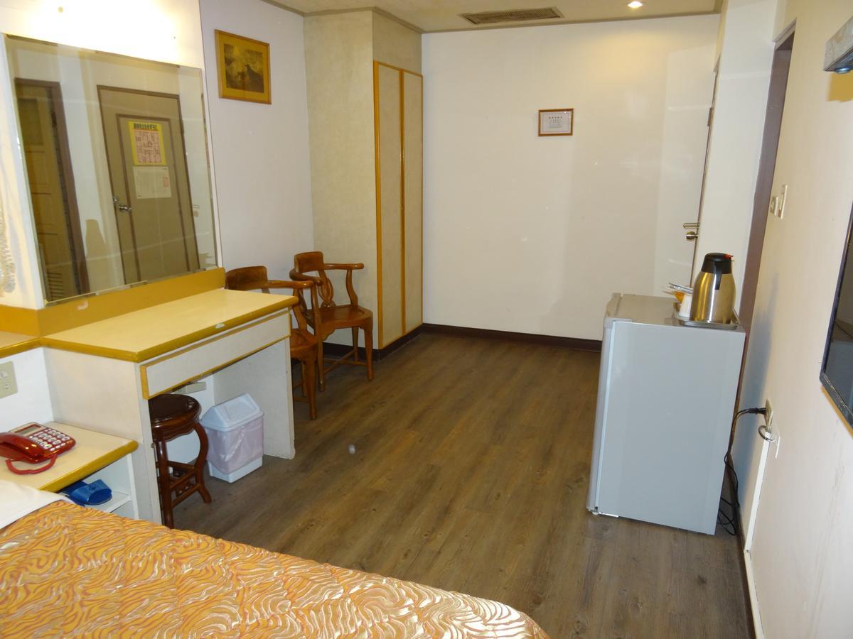 Jia Xin Hotel Chiayi City Exteriör bild